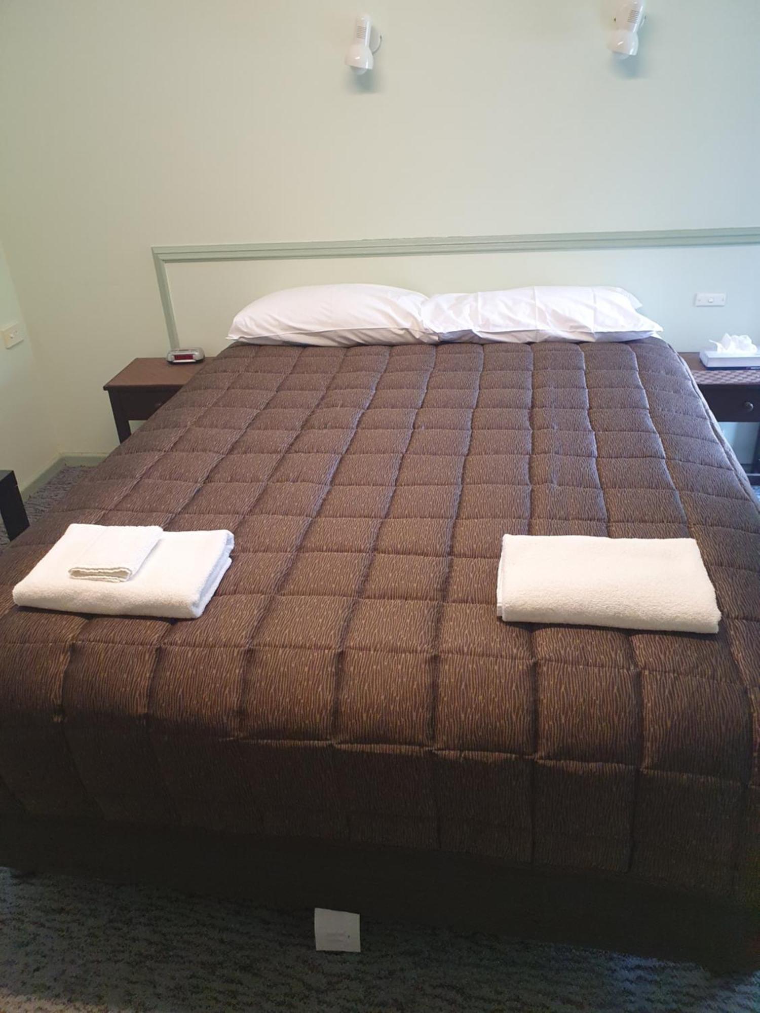 Lake Forbes Motel Экстерьер фото