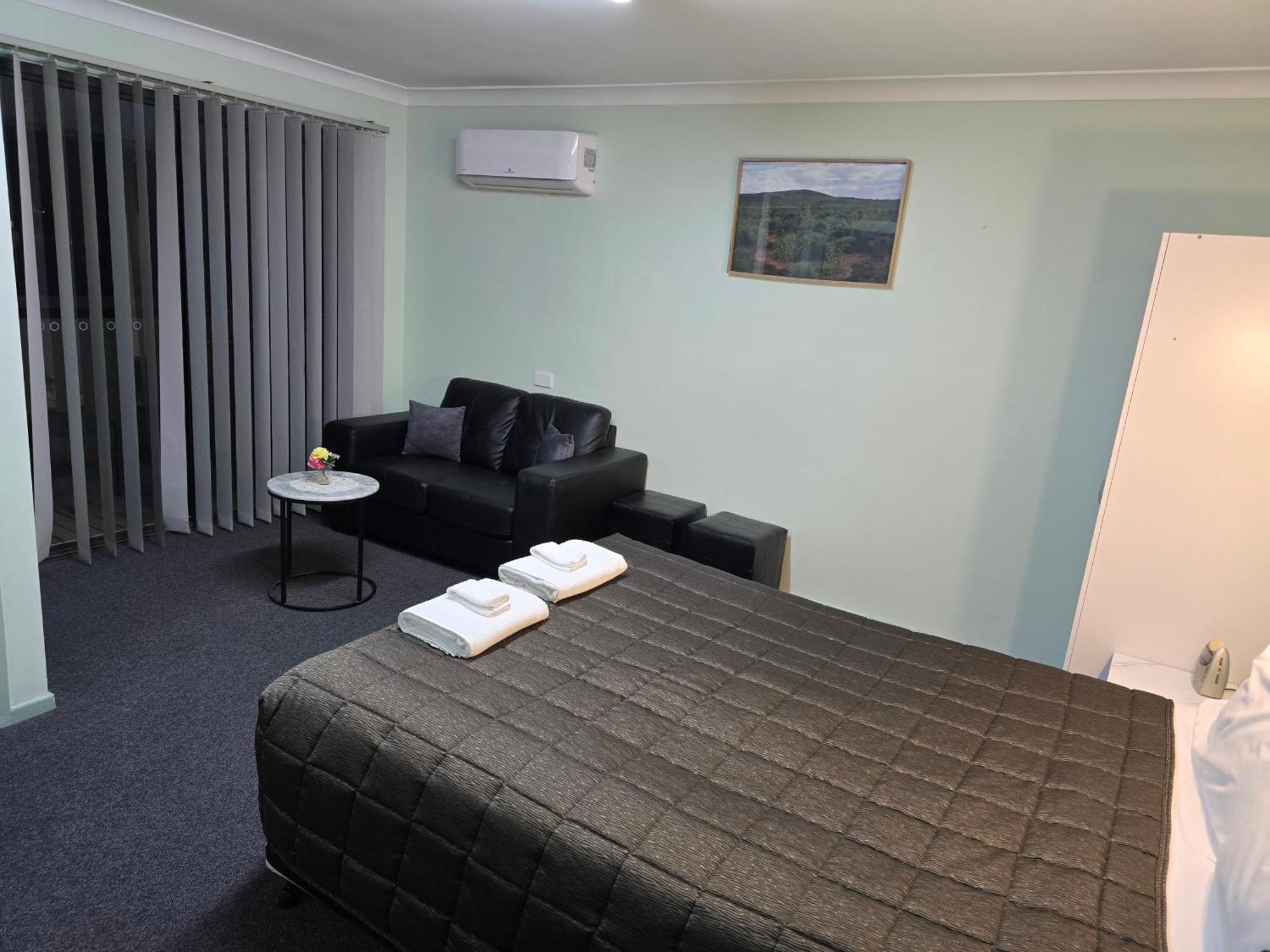 Lake Forbes Motel Экстерьер фото