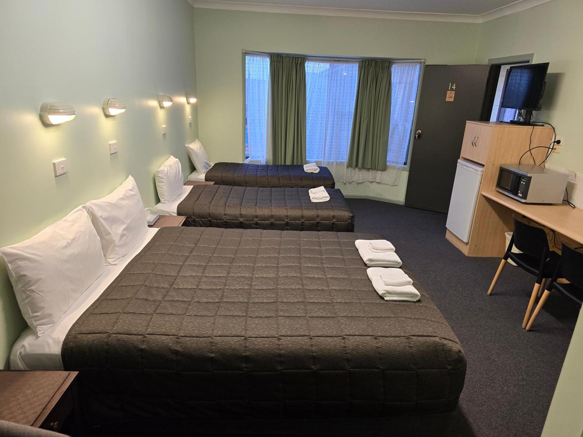 Lake Forbes Motel Экстерьер фото