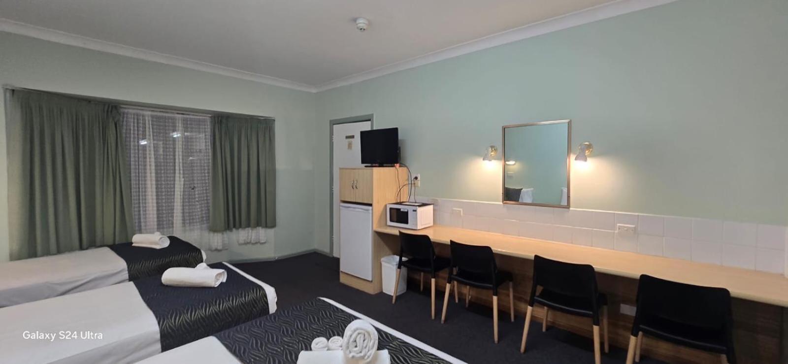 Lake Forbes Motel Экстерьер фото