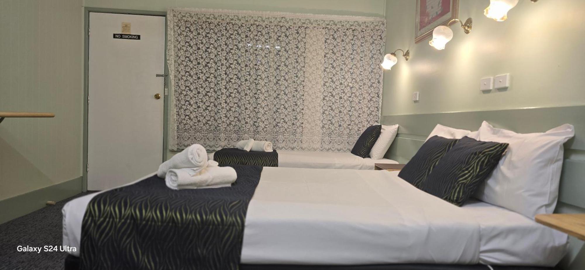 Lake Forbes Motel Экстерьер фото