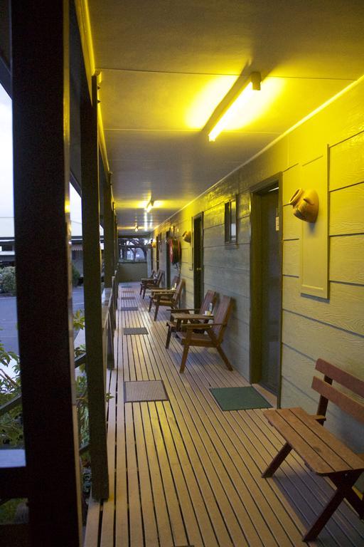 Lake Forbes Motel Экстерьер фото