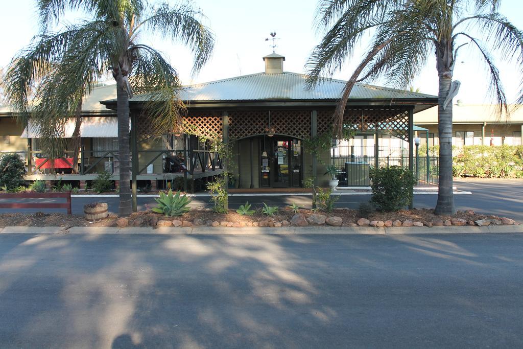 Lake Forbes Motel Экстерьер фото