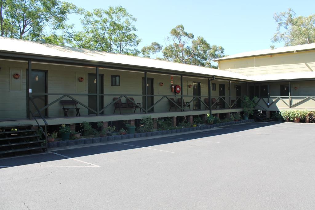 Lake Forbes Motel Экстерьер фото