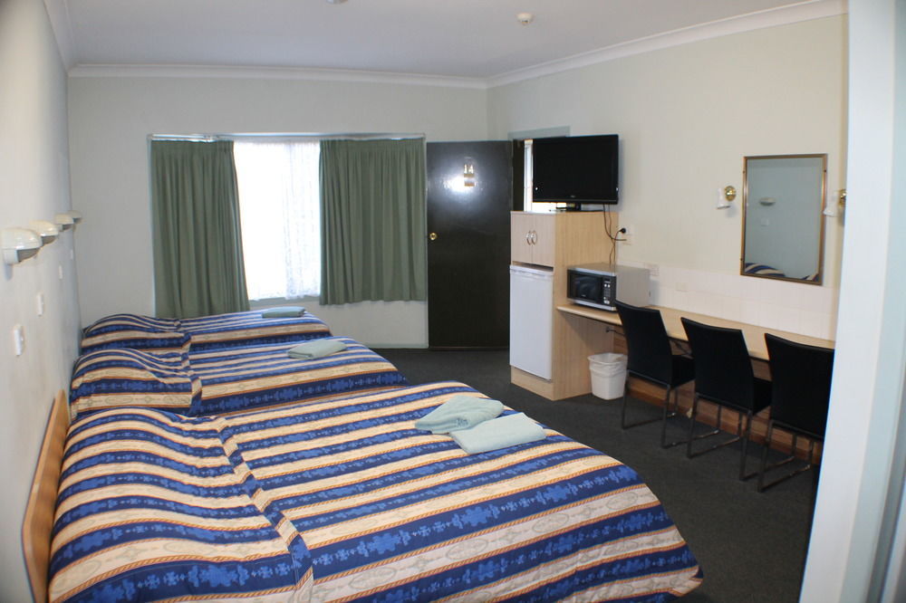 Lake Forbes Motel Экстерьер фото