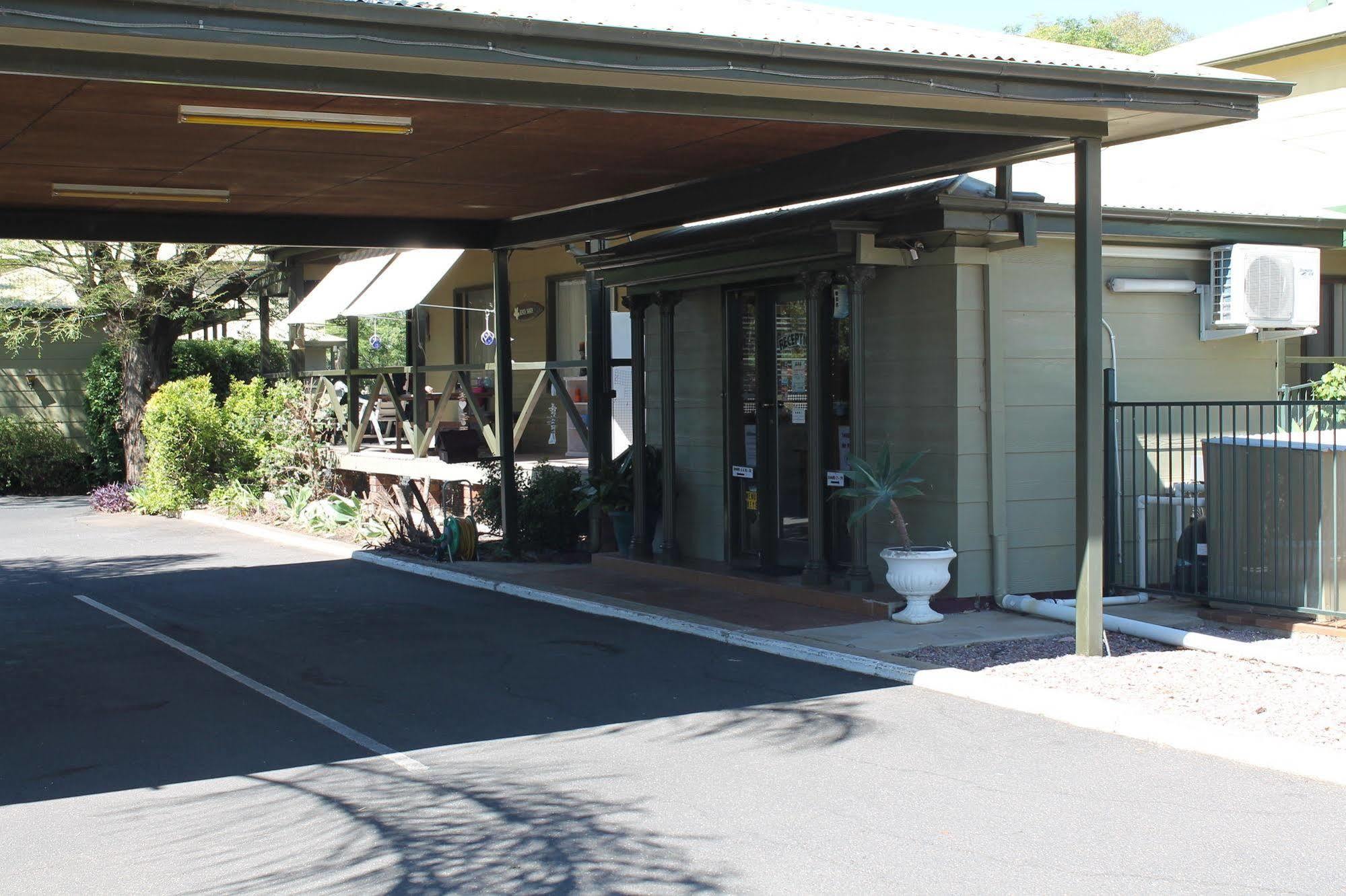 Lake Forbes Motel Экстерьер фото