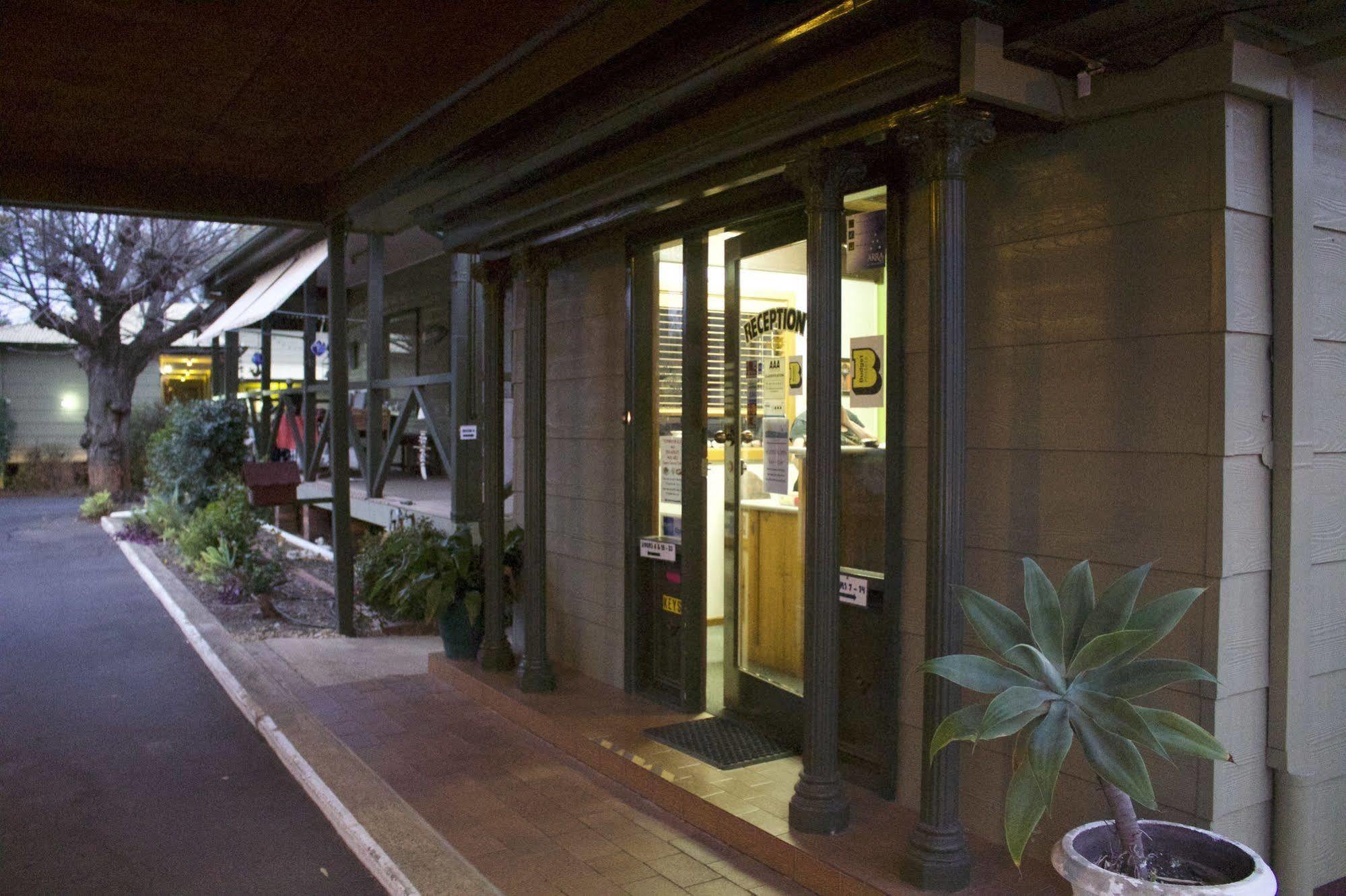 Lake Forbes Motel Экстерьер фото
