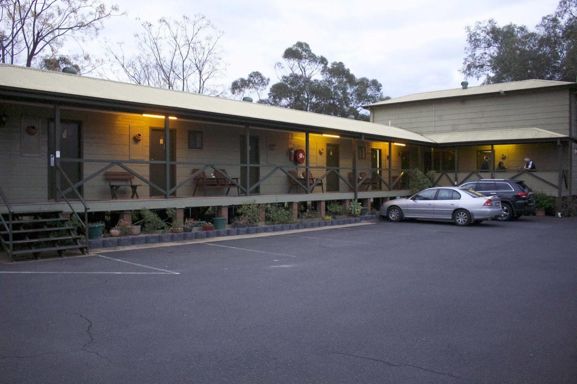 Lake Forbes Motel Экстерьер фото