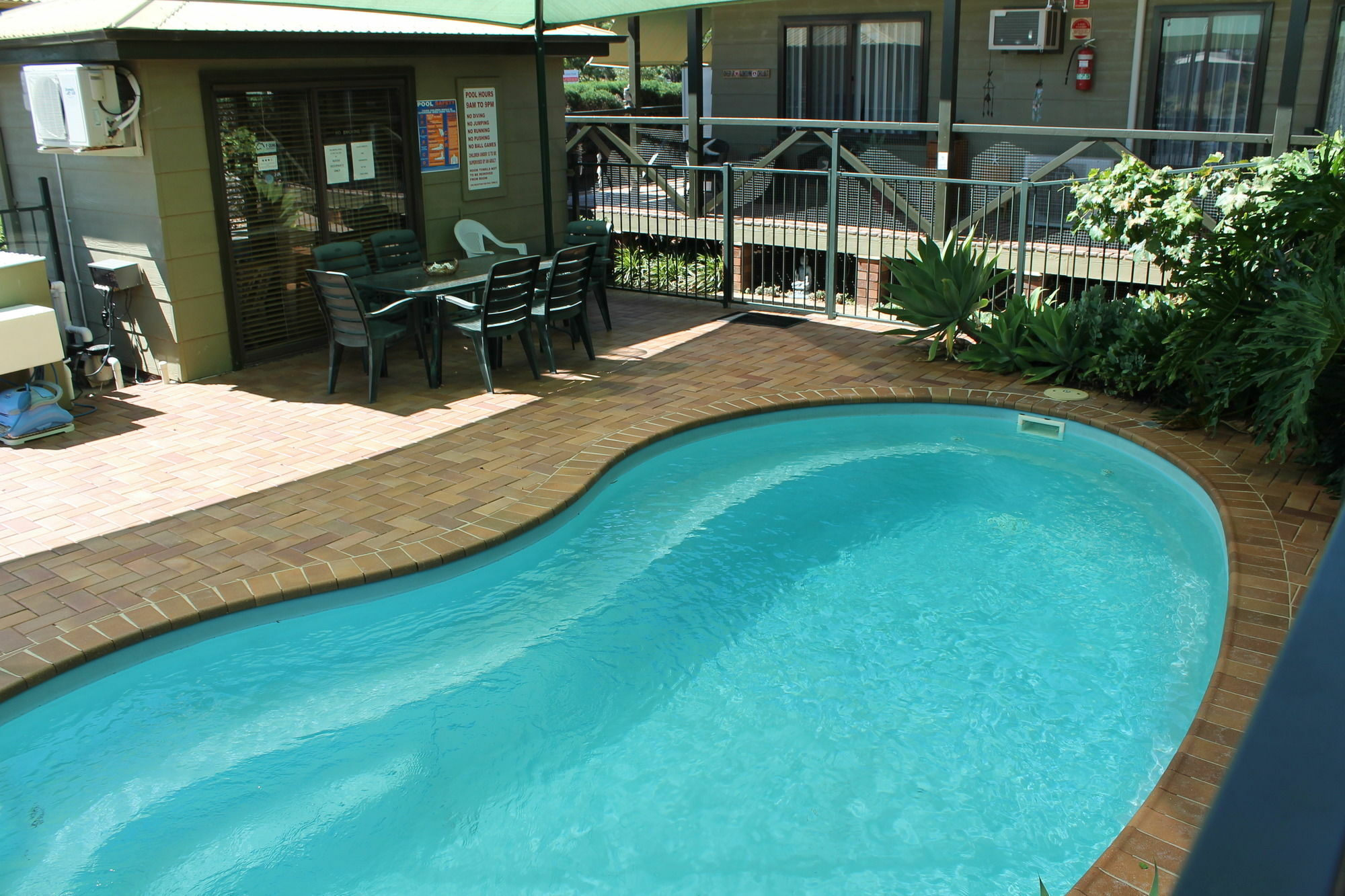Lake Forbes Motel Экстерьер фото